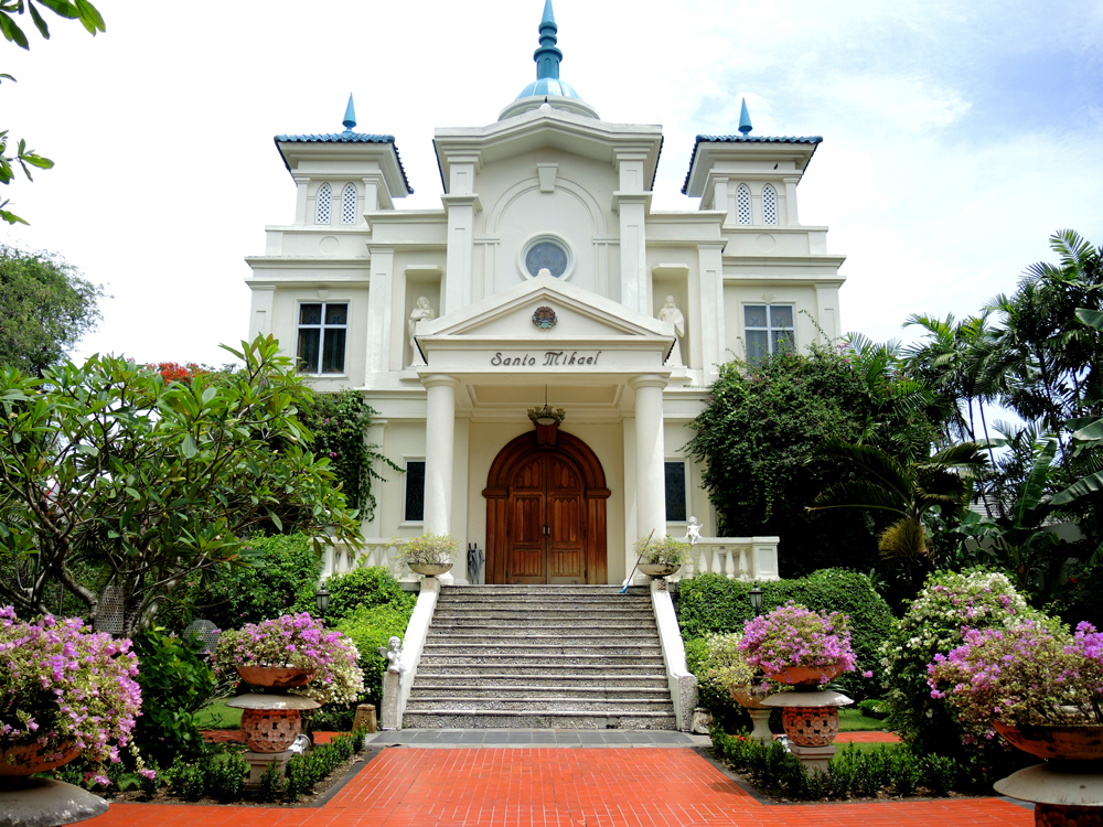 AN UNEXPECTED DESTINATION : SANTO MIKAEL CHURCH IN SEMINYAK, BALI