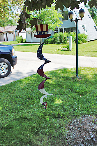 Last Minute DIY American Flag Banner With Burlap