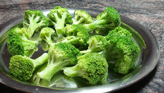 Brócolis - Como cozinhar brócolis e deixá-los verdinhos Brócolis