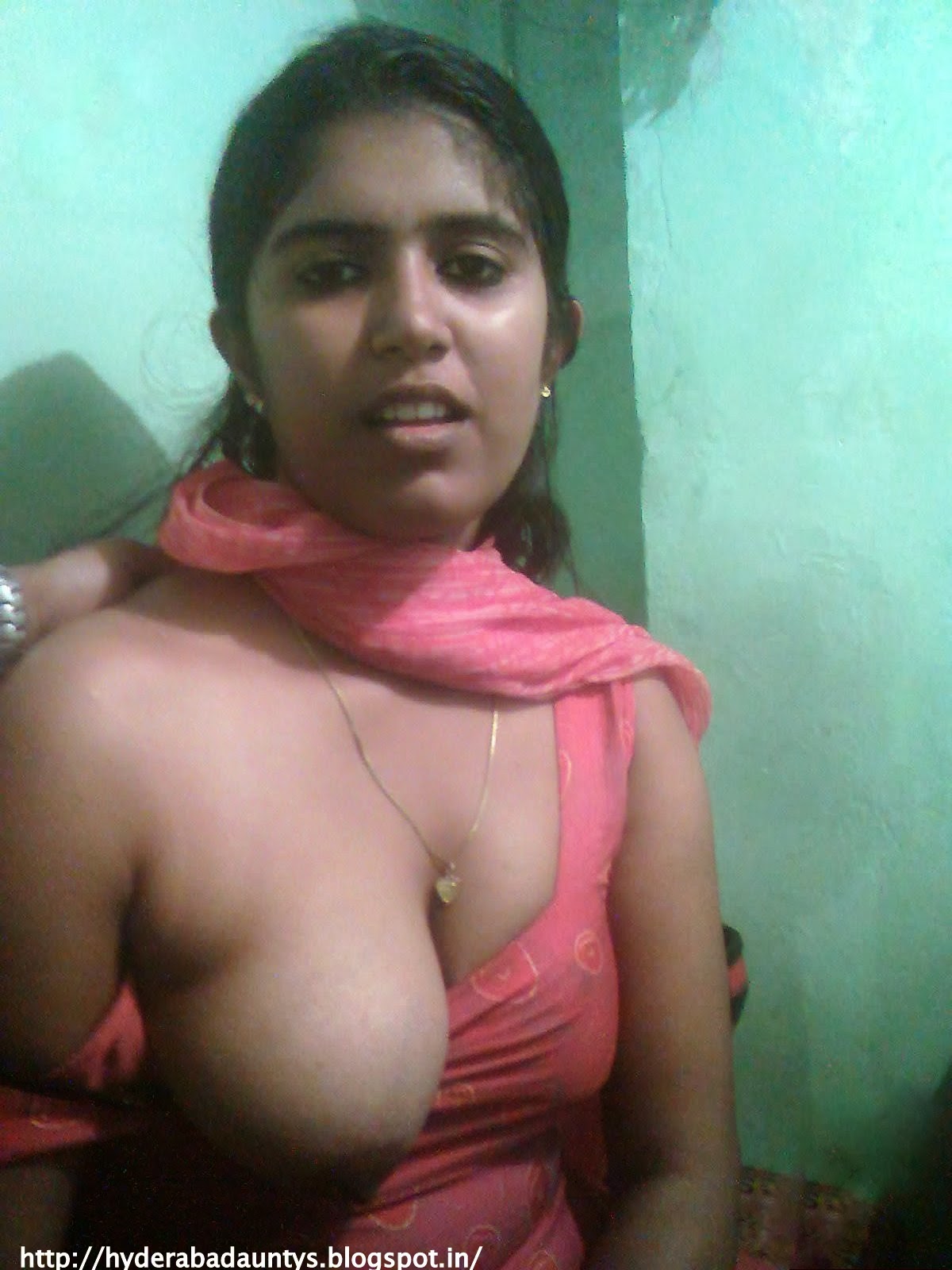 KAMAKADAL.COM: டெல்லி யுனிவெர்சிட்டி பெண்ணின் முலைபடம் 