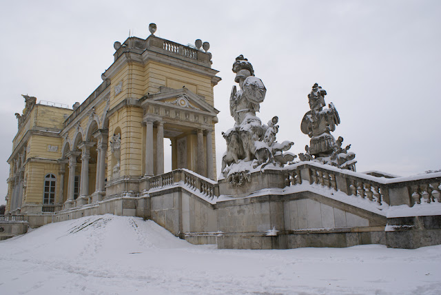Schönbrunn snow