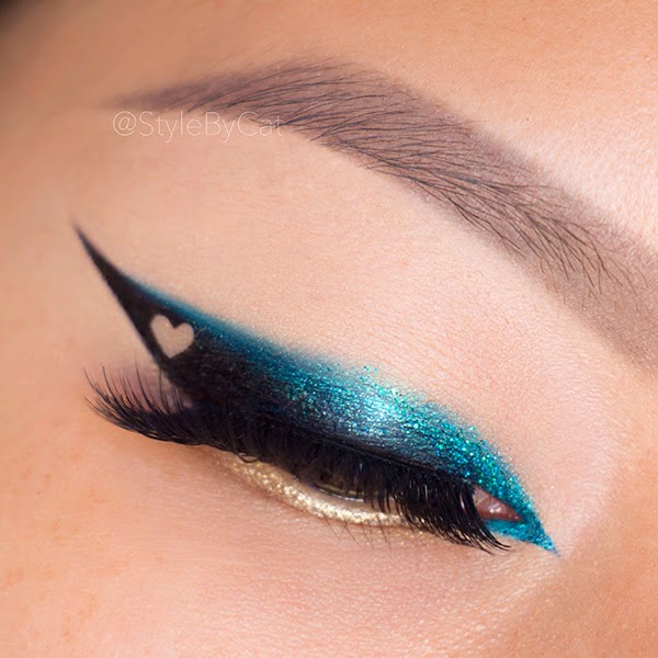 Style By Cat Teal Glitter Ombre Heart Eyeliner