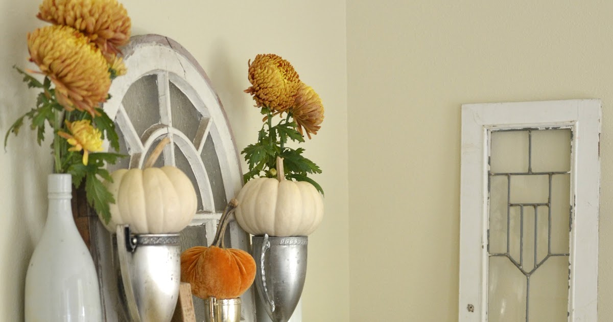 Faded Charm Bedroom Mantel in Autumn
