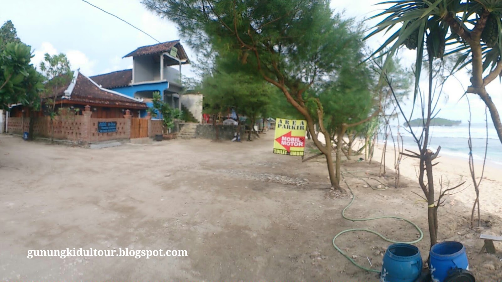 HOTEL AND BEACH TOUR GUNUNGKIDUL: SLILI BIRU GUESTHOUSE