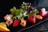  Ensalada con salmón, fresas y cítricos