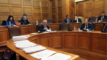 διαδικτυακή Ένωση γνωριμιών (ΕΑΒ) Πότε ένας άντρας αρχίζει να βγαίνει μετά το διαζύγιο
