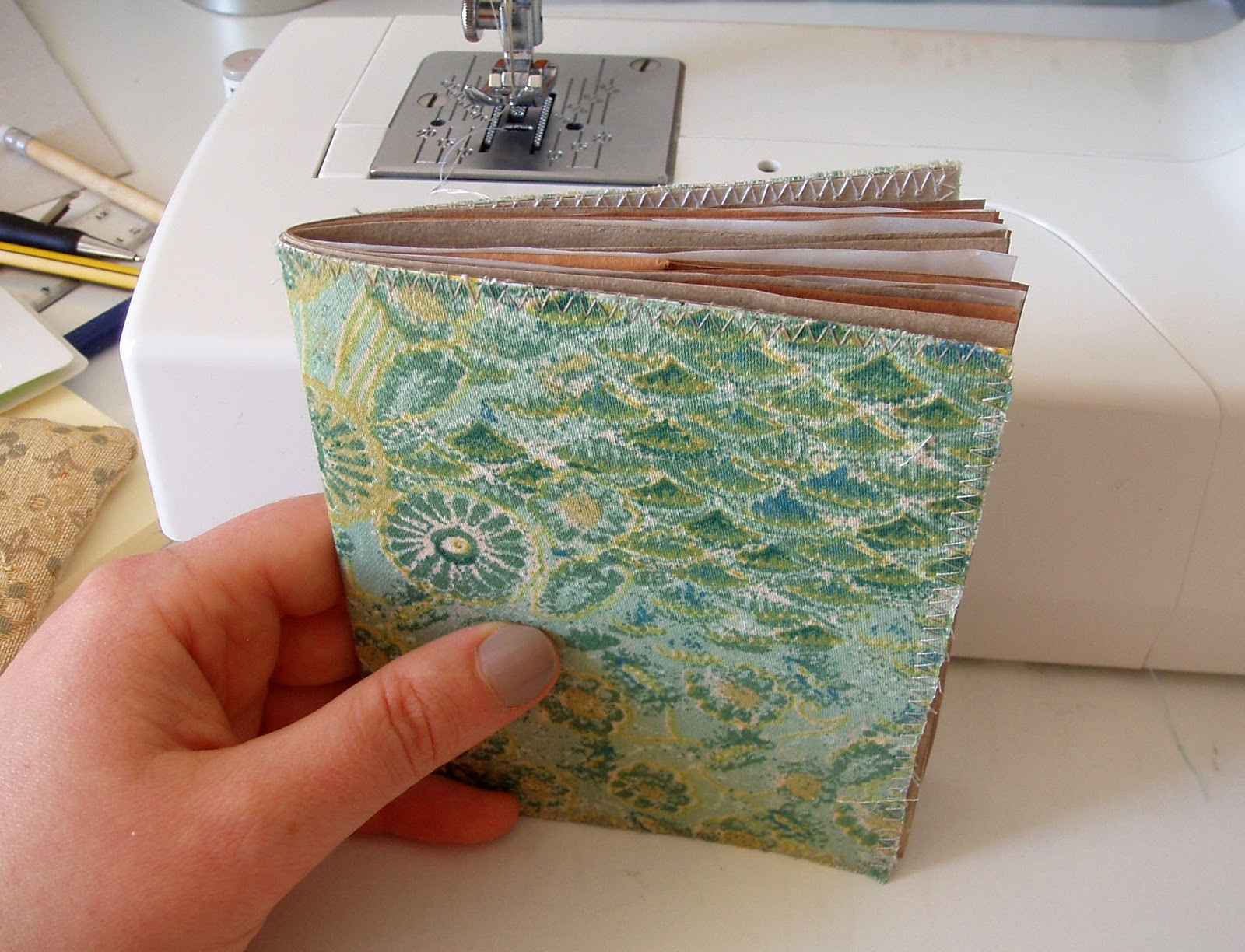 MadameRenard a selfexpression journey! Ecofriendly sewing, rural life, creativity! A