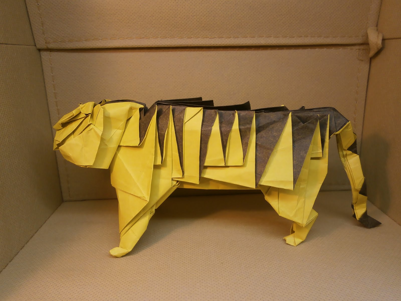 KATAKOTO ORIGAMI Tiger from "Works of Hideo KOMATSU"