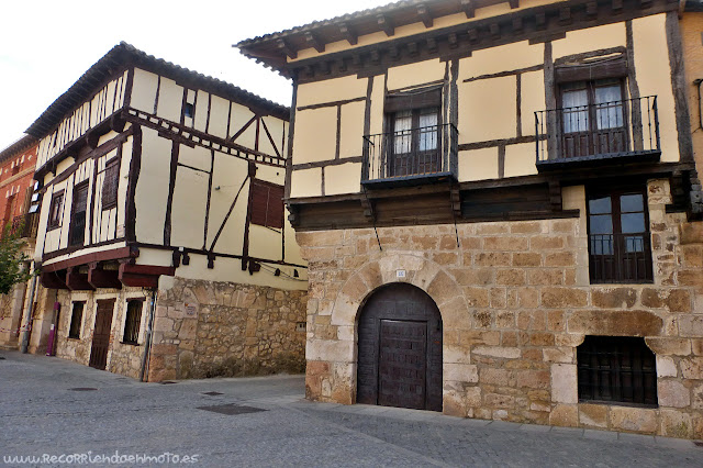 Fachadas medievales castellanas, Gumiel de Izán