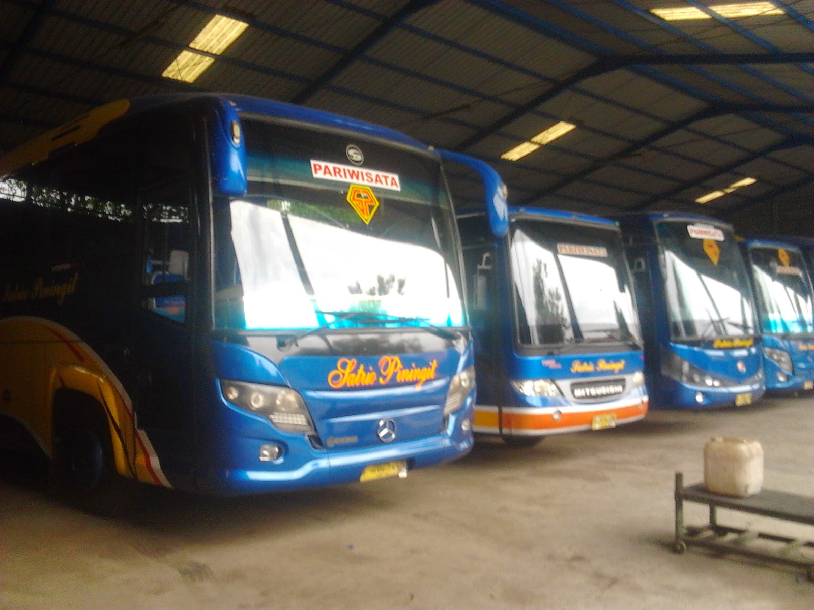 Jelajah Indonesia dengan Sewa Bus Pariwisata Murah Jakarta Pusat: Panduan Lengkap dan Tips Hemat