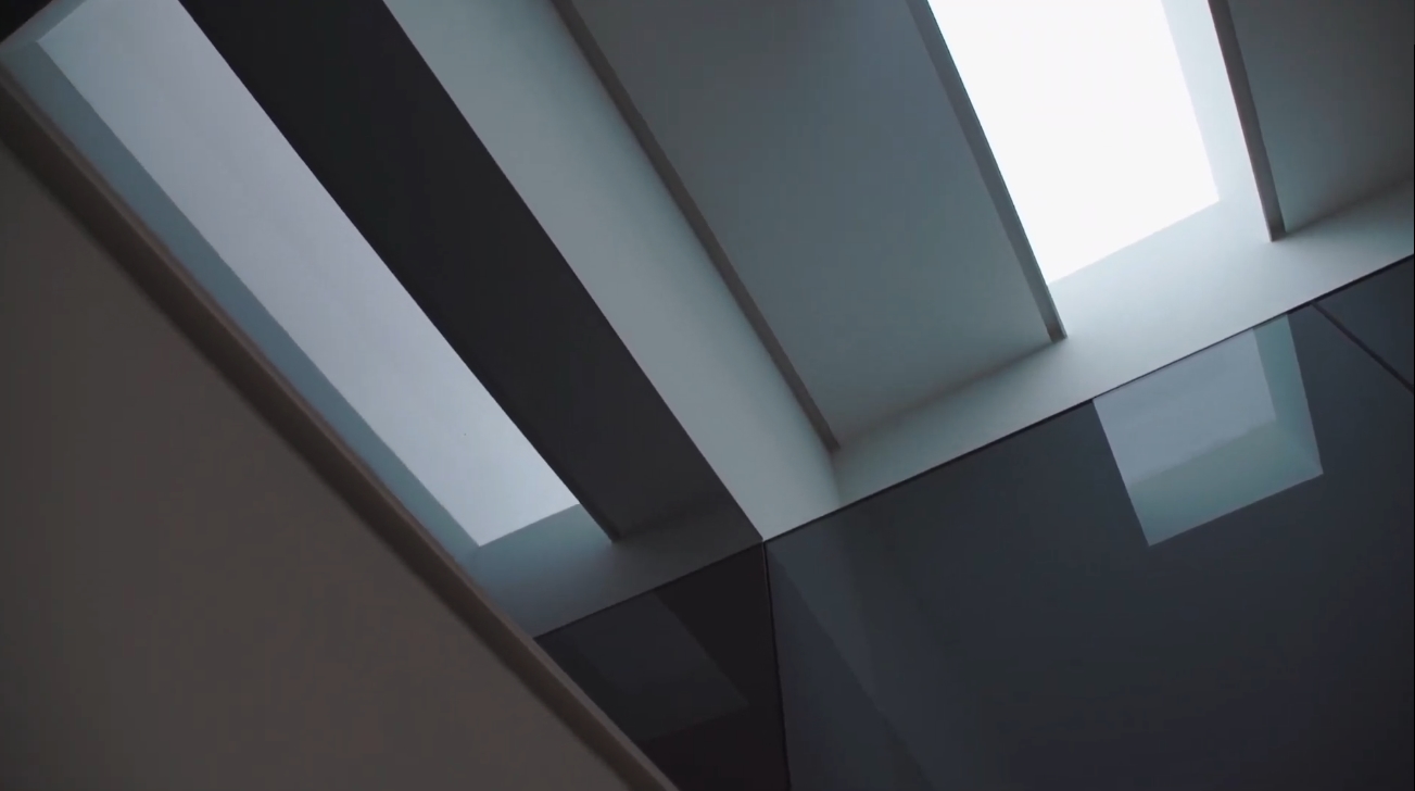 Interior Design Tour vs. Luxurious Minimalist House In Spain
