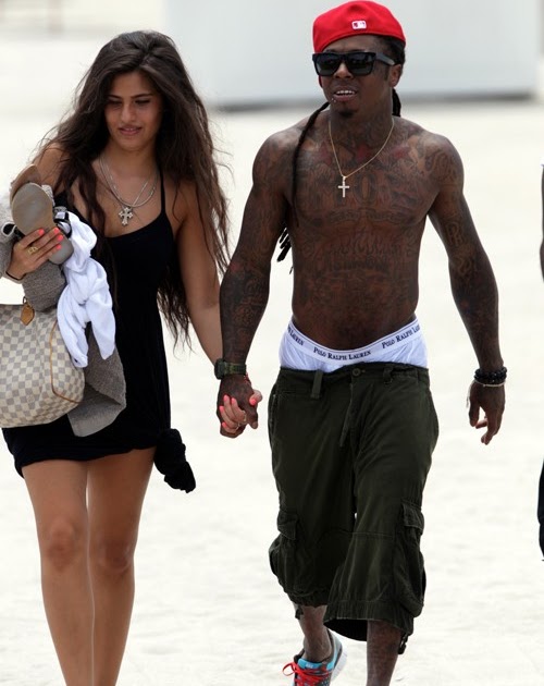 THE BLACKOUT VIBE Lil Wayne X New Mystery Boo On Miami Beach Pics
