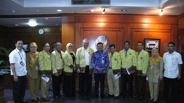 Perpres ihwal sumbangan Profesi Pengawas Sekolah PERPRES TENTANG TUNJANGAN PROFESI PENGAWAS SEKOLAH