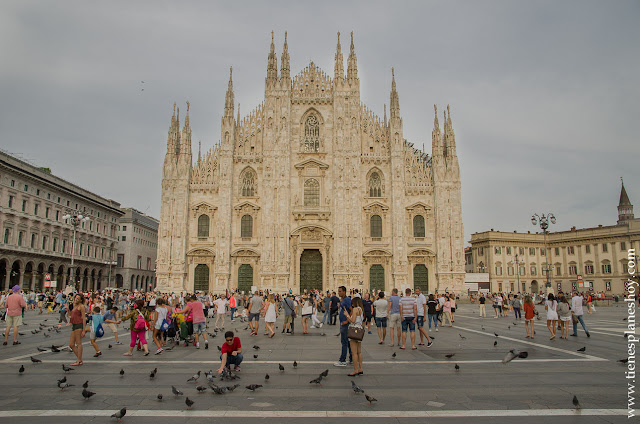 Plaza del Duomo MIlán visitar ciudad que ver Italia imprescindibles