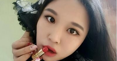 chinese-wife-playing-on-webcam-shower-teen-couple-gifs