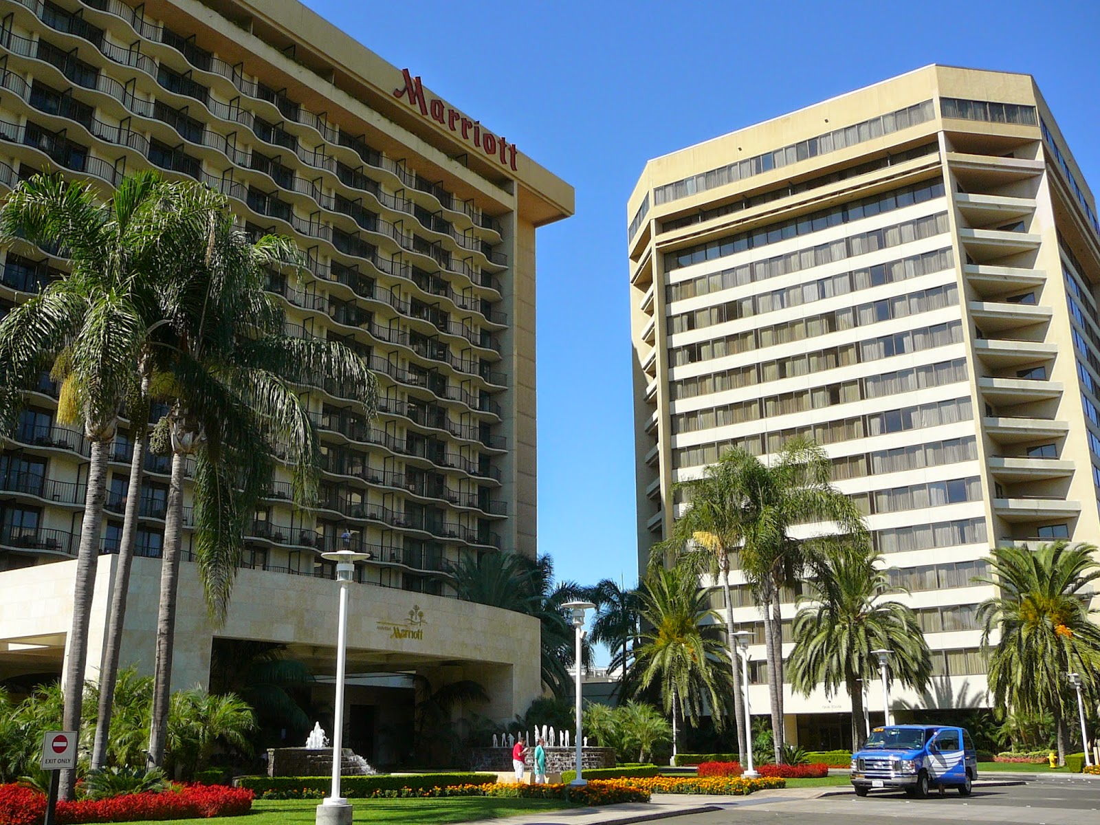 Orange County Structure Anaheim Convention Center is a Major Center of