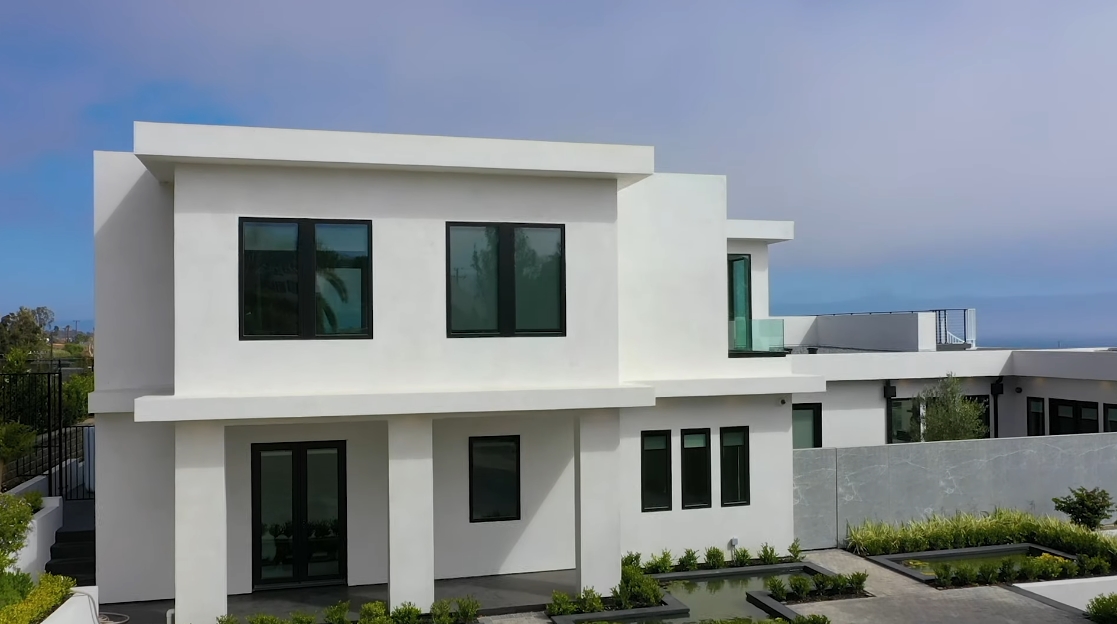 43 Interior Design Photos vs. 5944 Filaree Heights Rd, Malibu Luxury Home Tour