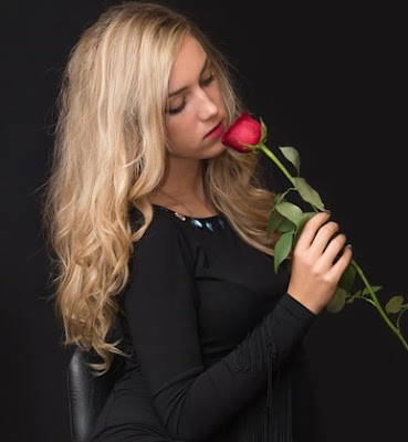 Love SMS Zindgi se jo lamha mile use chura lo Love SMS Zindgi se jo lamha mile use chura lo