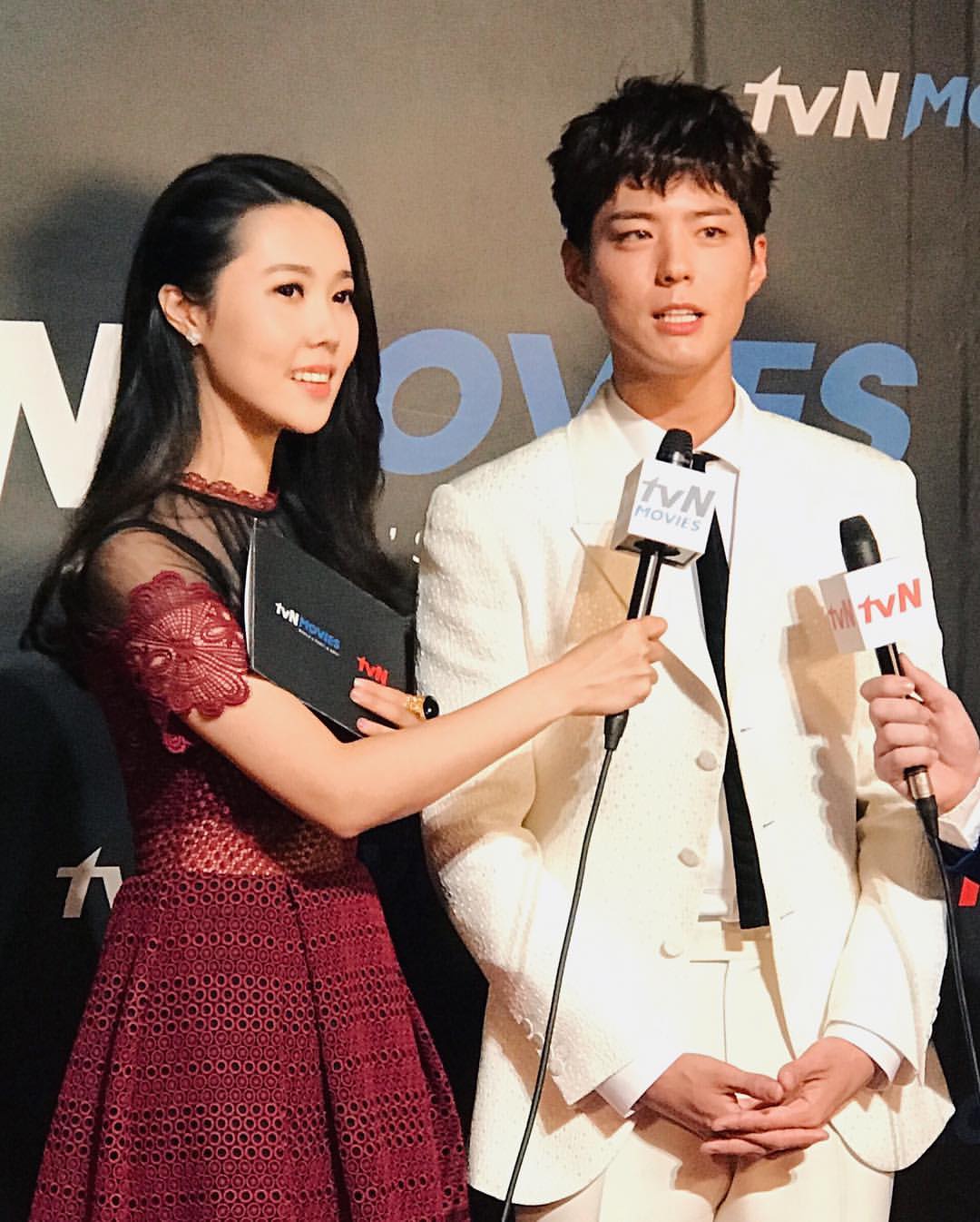 박보검 어제자 흰수트, 레드카펫 입장.gif | 인스티즈