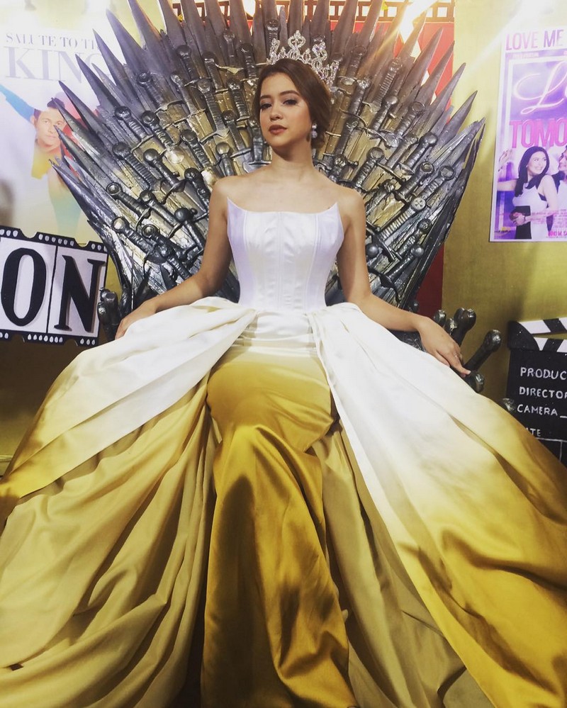 Sue Ramirez stands outs at the 'ASAP Flores de Mayo'! Must See! Sue Ramirez stands outs at the 'ASAP Flores de Mayo'! Must See!