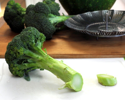 How to steam broccoli, step-by-step photos and three important tricks