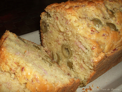 Cake aux olives et au jambon (voir la recette)