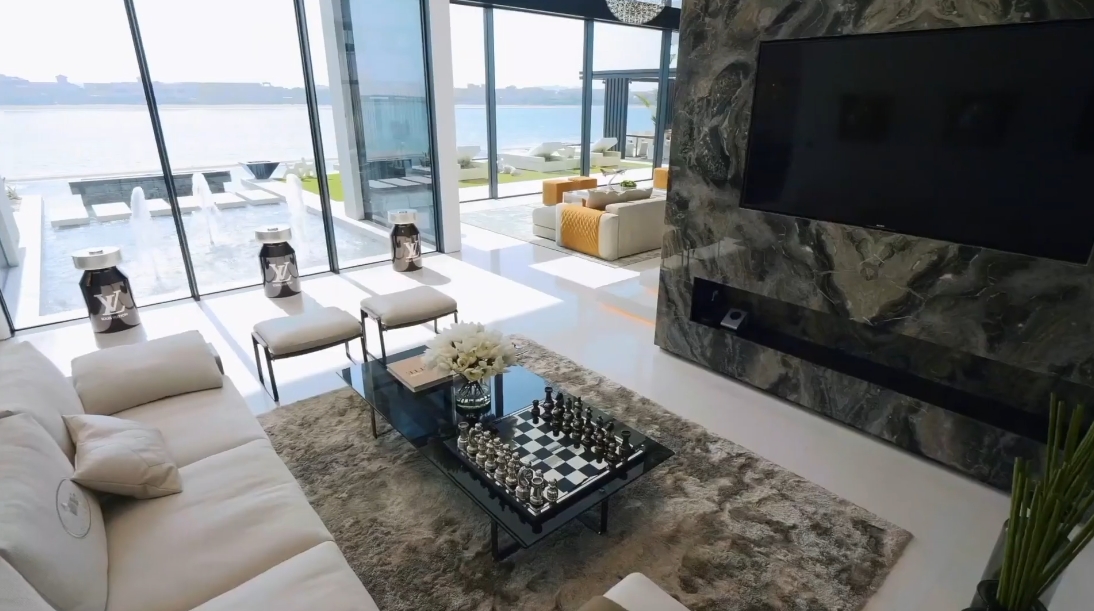 92 Interior Design Photos vs. ONE100, Palm Jumeirah Dubai Luxury Beach Mansion Tour