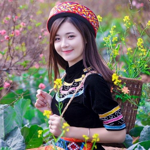hot-girl-dan-toc-khoe-sac-trong-vuon-hoa-dao-tet, Hot girl Dân tộc khoe sắc trong vườn hoa đào tết