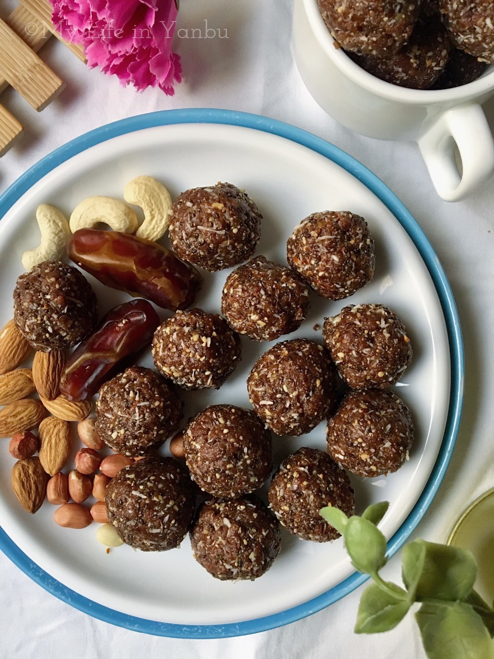 Grainfree Protein balls with Roasted Nuts and Seeds