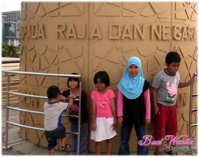 Budak Gayat Seronok Semuanya Pusing Putrajaya Dengan Sepupu. Tempat Menarik Di Putrajaya, Pusat Penghayatan Alam Wetland. Tempat Best Di Putrajaya, Belon Panas Gergasi Dan Menara Pensil.