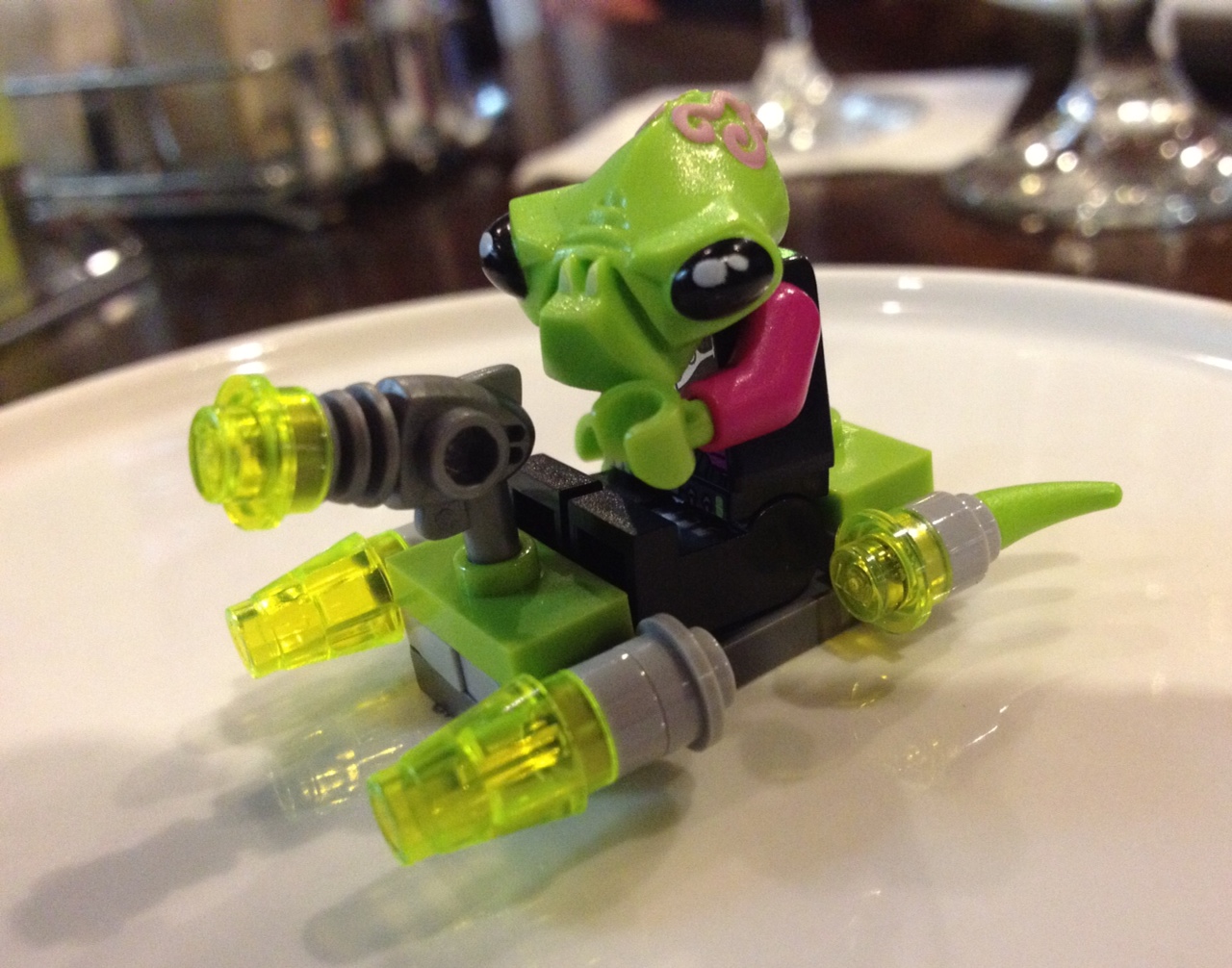 lego robot alien