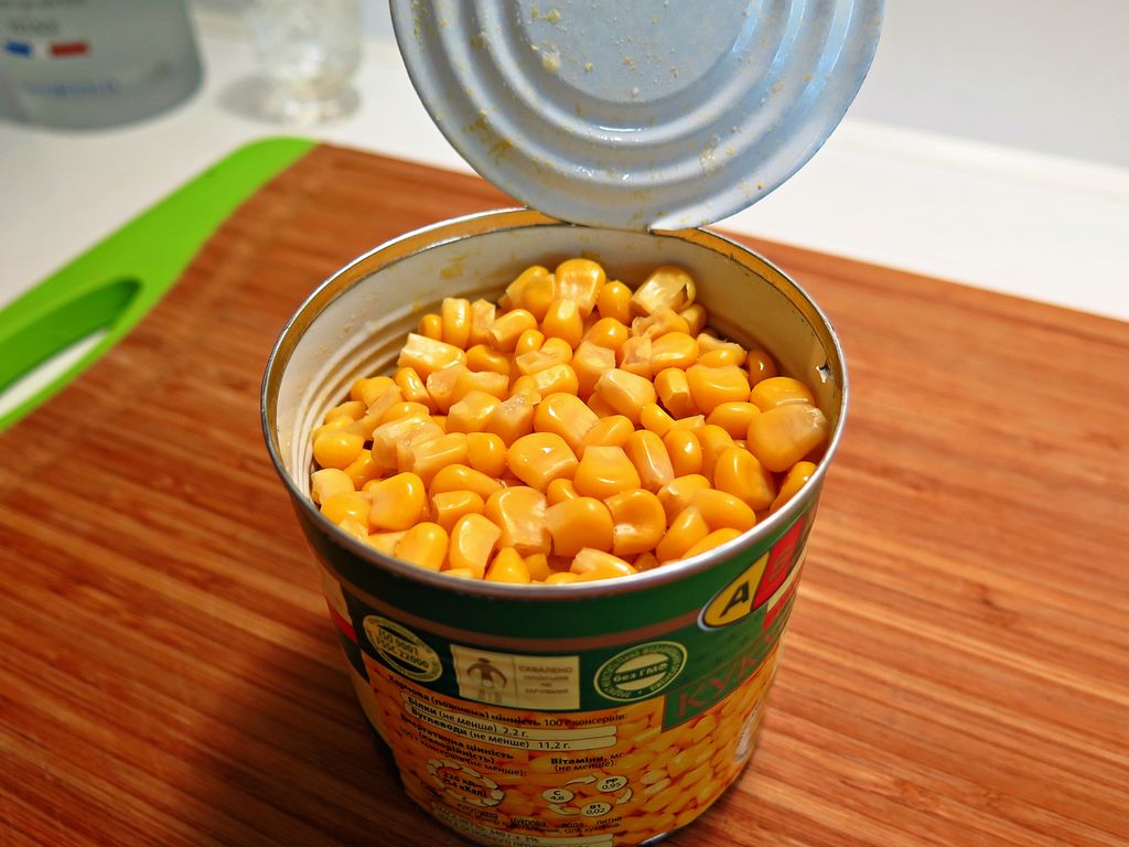 MANOWAR`S KITCHEN: САЛАТ С КОНСЕРВИРОВАННОЙ КУКУРУЗОЙ. ИЗ ДЕТСТВА.
