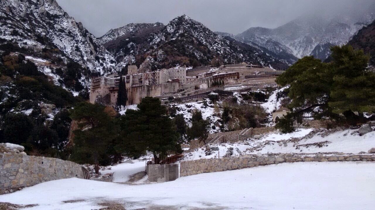 Книга монастырь святой анны. Афон Греция зима. Афон Греция зимой.