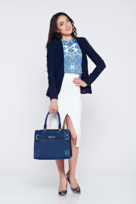 Falda y Blusa de Moda Falda y Blusa de Moda