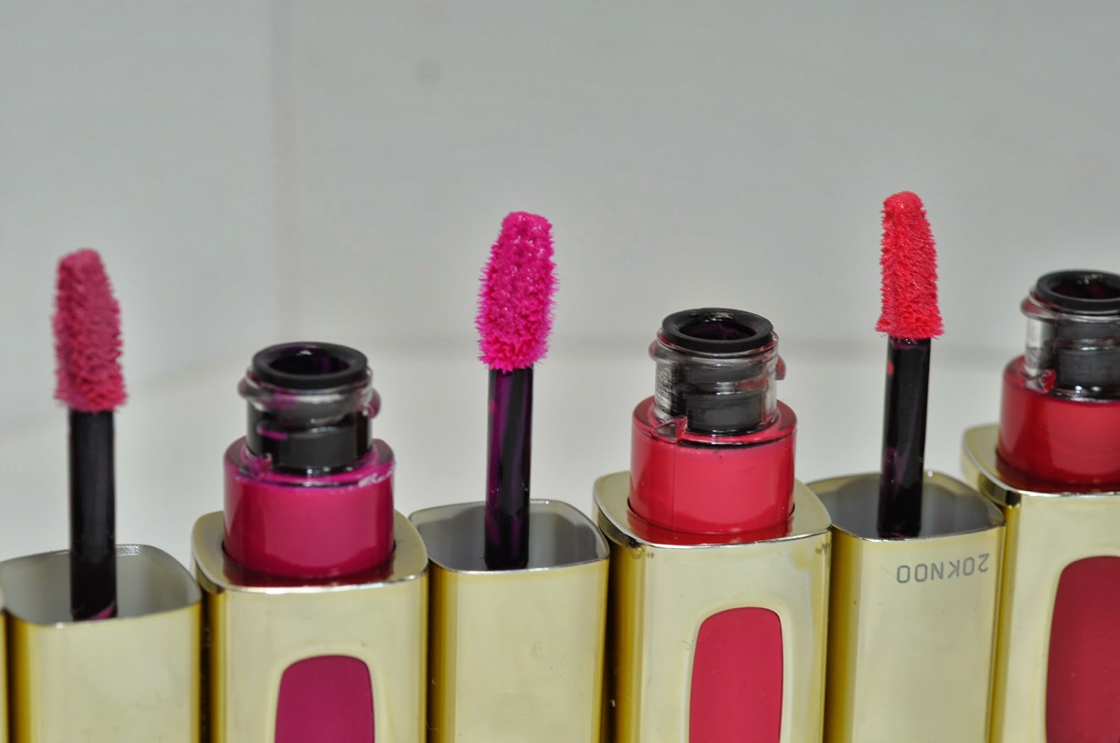 L'Oreal Colour Riche Extraordinaire Liquid Lipstick Swatches, Review