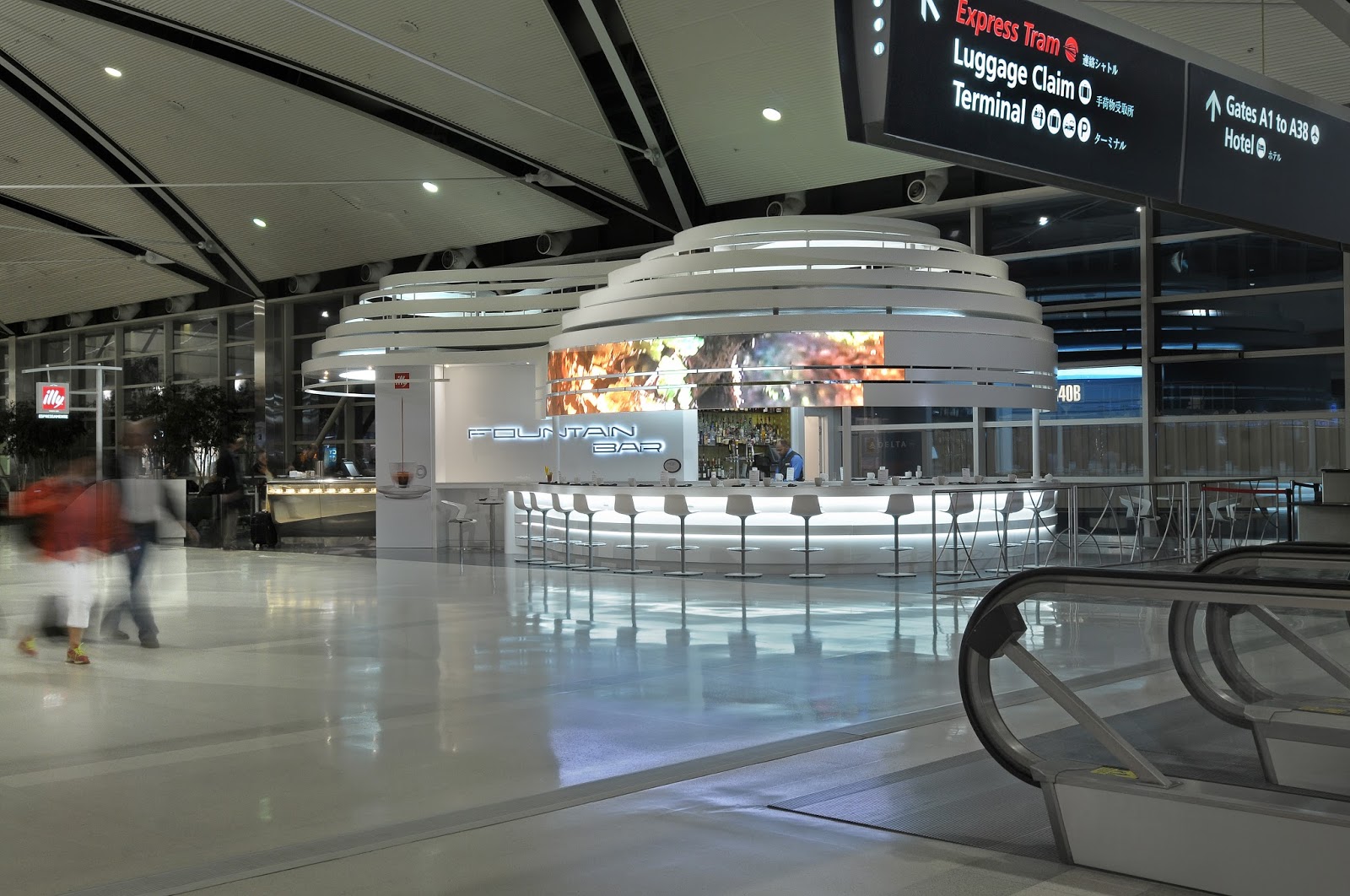 studioH2G Detroit Metro Airport Fountain Bar wins IES Merit Award