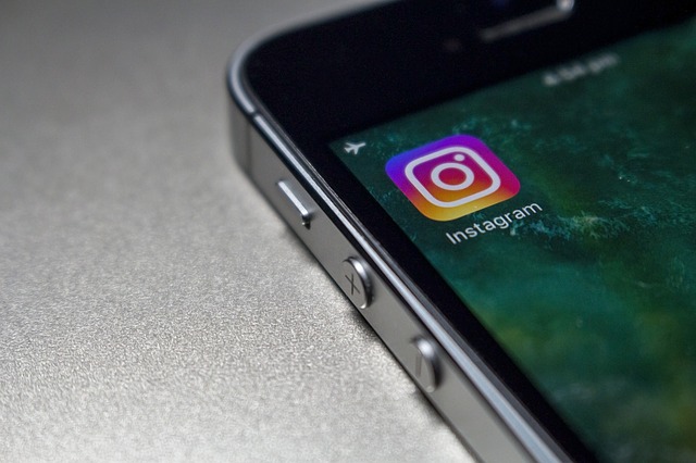 Cara Repost Foto dan Video Instagram Menggunakan Caption Asli