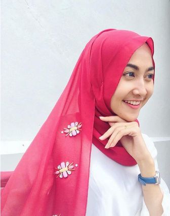 Biodata Foto dan Profil Siti Ashari Putri Muslimah  2022 