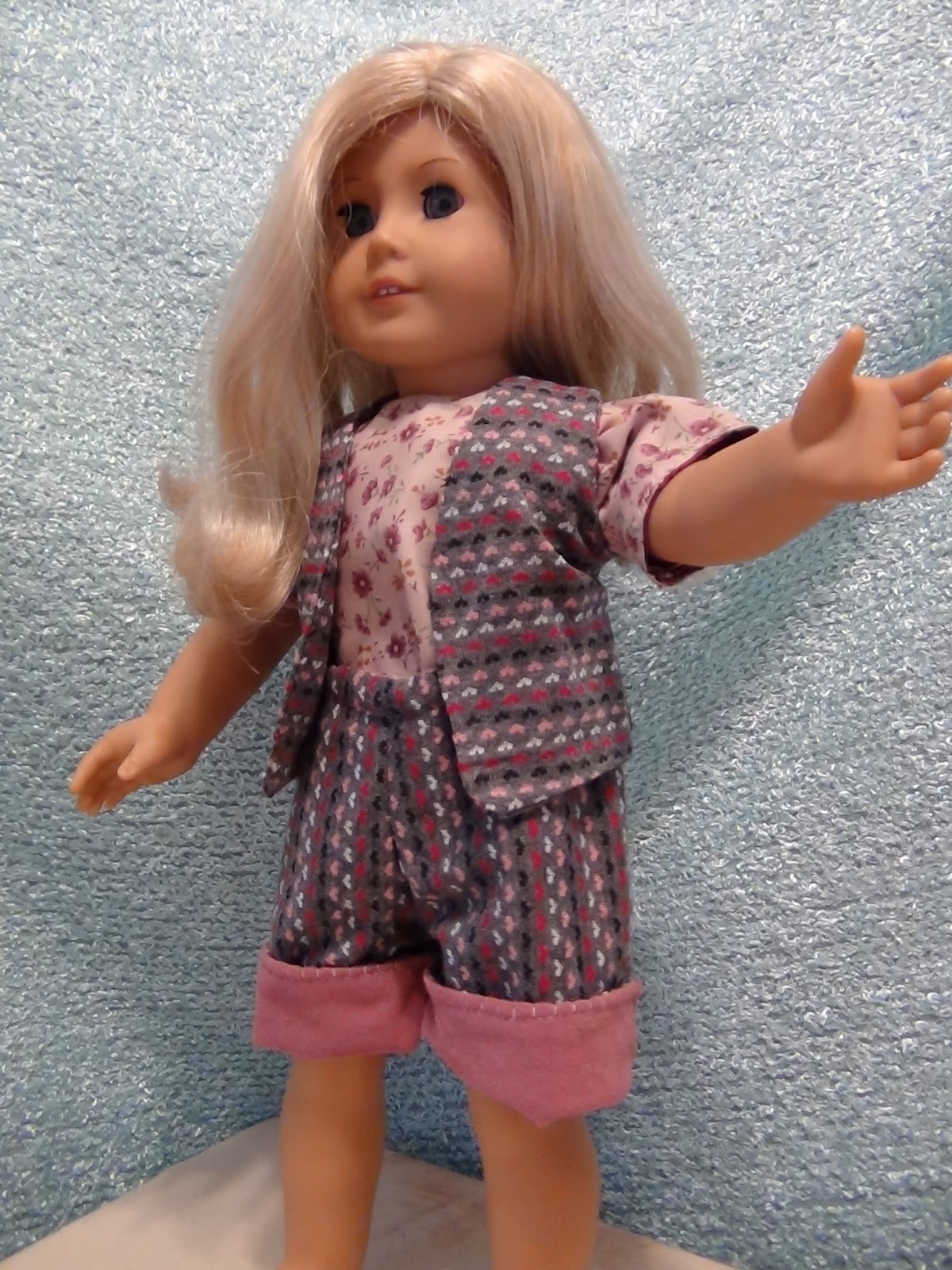 DIY REVERSIBLE SHORTS PATTERN FOR YOUR AMERICAN