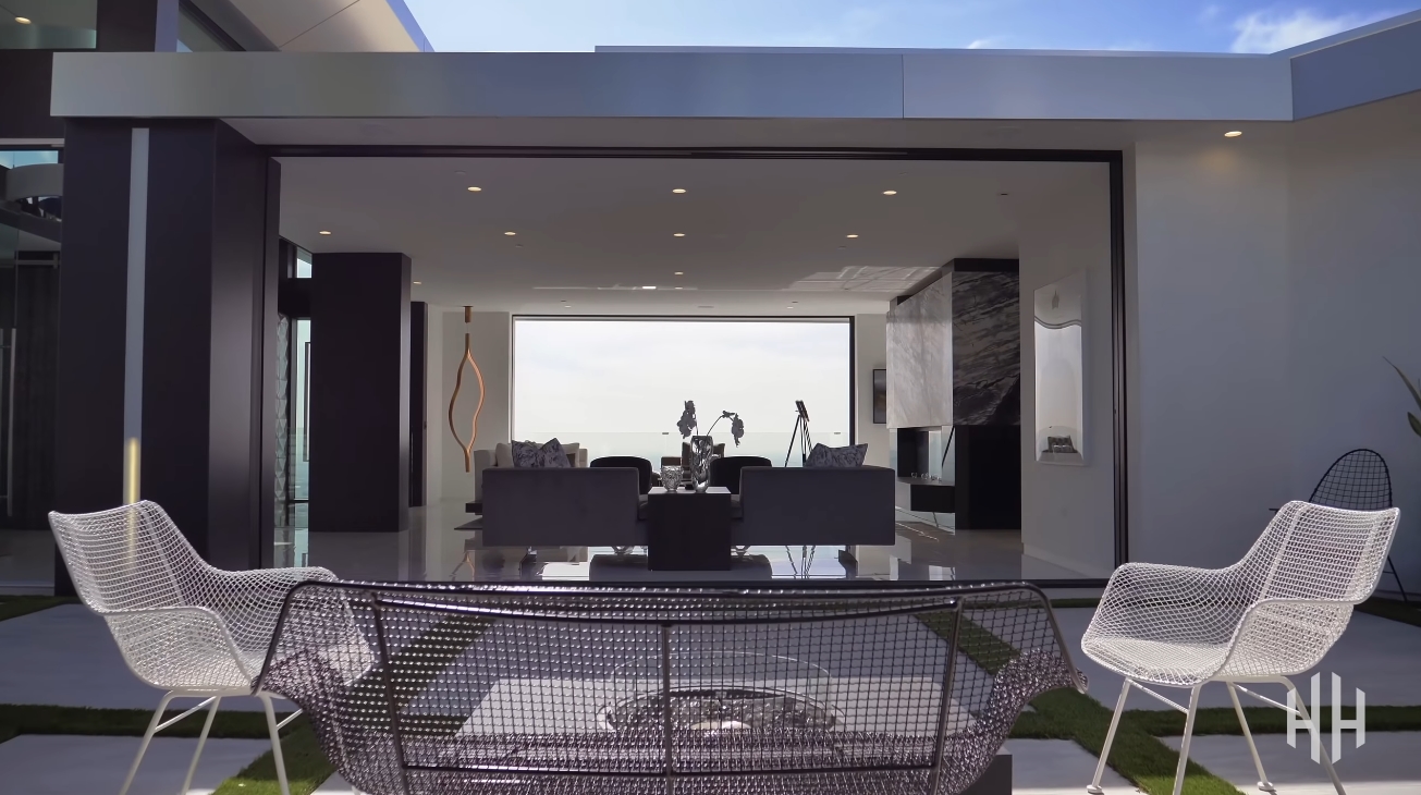 59 Photos vs. 1622 Viewmont Dr, Los Angeles vs. Luxury Mansion Interior Design Tour