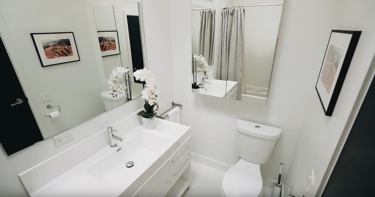 16 Photos vs. 257 Humbercrest Blvd, Toronto, Ontario - High End Home & Interior Design Video Tour 16 Photos vs. 257 Humbercrest Blvd, Toronto, Ontario - High End Home & Interior Design Video Tour