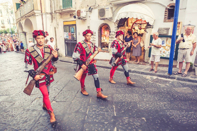 Sfilata di Sant' Alessandro Ischia, Foto Ischia, Antiche tradizioni dell' Isola d' Ischia, Corteo Storico Ischia, Donne in  abito d' Epoca, 