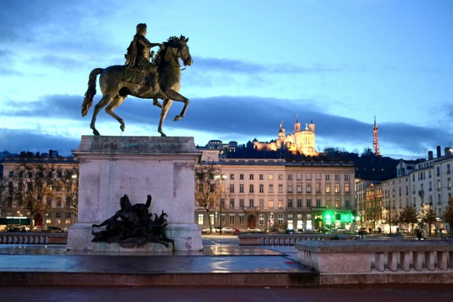 Place Bellecour - Lione - Poracci In Viaggio place-bellecour-lione-poracci-in-viaggio-offerta-volo-hotel