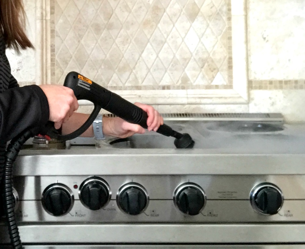 How to Clean an Oven with a Steam Cleaner 
