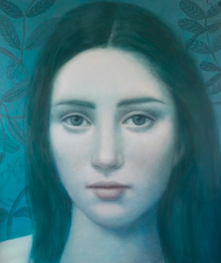 "Clematide", por Alberto Galvez Obra de arte: retrato de una joven con mirada fija al espectador en tonos azules al fondo y detalles naturalistas.