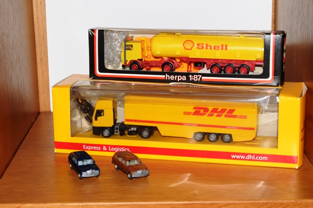 11.17 - Camião DHL+SHELL