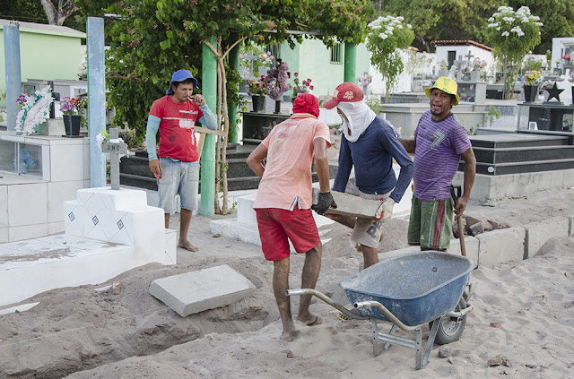 Cemitério de Cocal recebe calçamento para o Dia dos Finados - Imagem 2