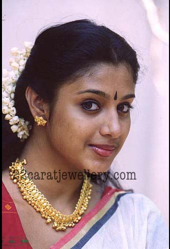 Samyuktha Varma in Gold Necklace - Jewellery Designs