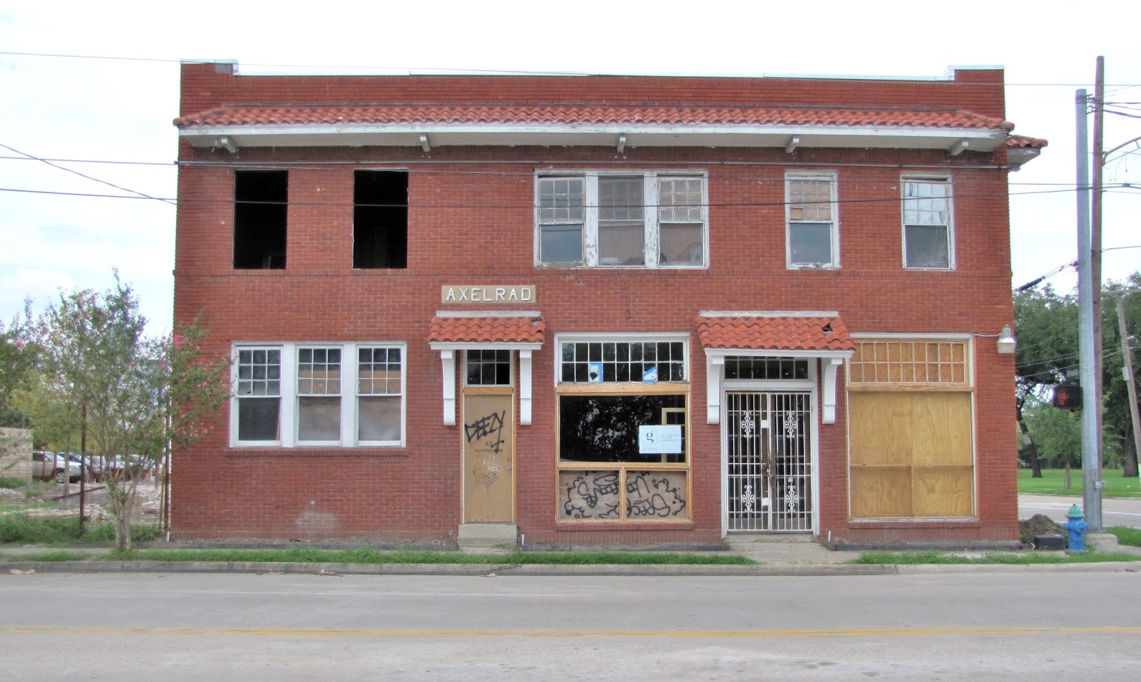 Houston Streetwise Axelrad conversion to beer garden under way (site