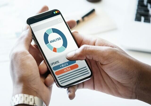 Manfaatkan aplikasi keuangan di smartphone Manfaatkan aplikasi pengelola keuangan